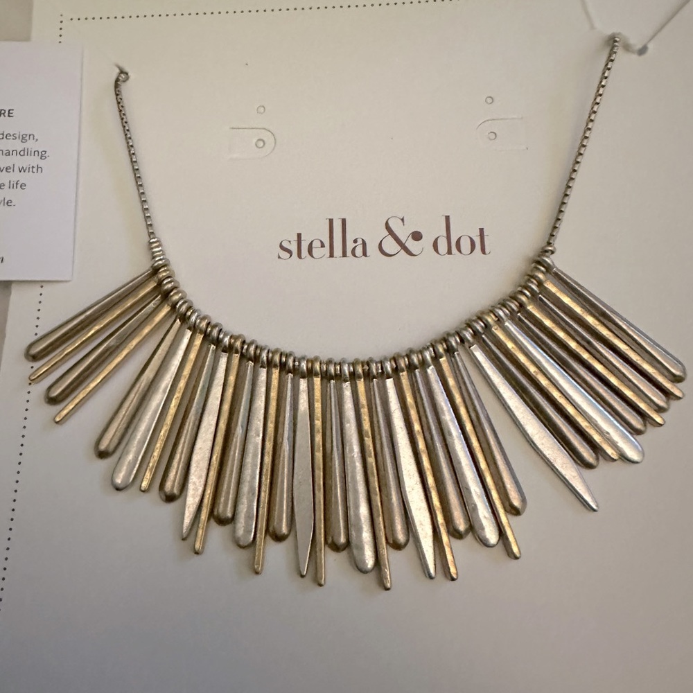 Stella and Dot Gorgeous Mix metal statement necklace!